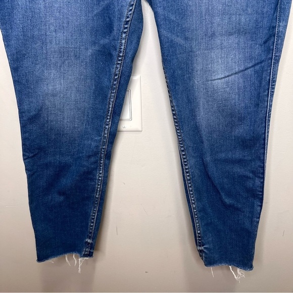 Old Navy Extra High Rise Rockstar Super Skinny Jeans Raw Hem Size 16 - Picture 3 of 10